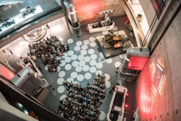 Mercedes-Benz Museum, Atrium. Foto vom Konzert des Gershwin Piano Quartets, 2016.