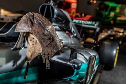 Die Lederhaube aus der Serie „33 Extras“