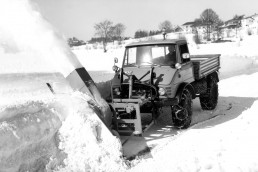 Mercedes-Benz Unimog U 65 im Winterdienst (Baureihe 406, 1963-1966).
