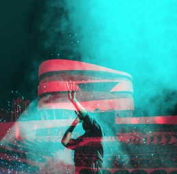Stadtkultur am Mercedes-Benz Museum von 15. Juni bis September 2021. Das Mercedes-Benz Museum bietet Kulturschaffenden aus Stuttgart und der Region seine Open Air Bühne als Veranstaltungsort an.