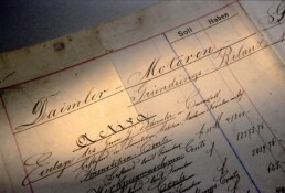 Archive von Mercedes-Benz Classic in Fellbach. Gründungsbilanz der Daimler-Motoren-Gesellschaft zum 1. März 1890, Detailaufnahme.