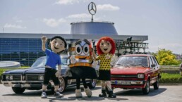 Carlotta, das Maskottchen des Mercedes-Benz Museum (Mitte) und die Maskottchen Emma und Gottlieb der Forscherfabrik Schorndorf