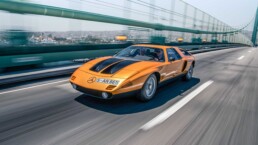 Mercedes-Benz C 111-II mit V8-Motor aus dem Jahr 1970. Fahraufnahme aus Los Angeles, 2022. (Fotosignatur der Mercedes-Benz Classic Archive: D794428)
