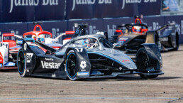 Mercedes-EQ Silver Arrow 02 FIA Formel-E-Rennwagen. Meisterschaftsfahrzeug von Nyck de Vries in der Saison 2020/2021. Foto vom Berlin E-Prix am 15. August 2021. (Fotosignatur der Mercedes-Benz Classic Archive: D740573)