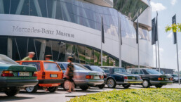 Markenoffenes Klassikertreffen am Mercedes-Benz Museum: „Classics & Coffee“, sonntags vom 16. April bis 9. Oktober 2023.