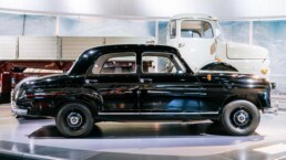 Mit moderner „Ponton“-Karosserie Der Urvater aller „Erlkönige“ wird 70 Jahre alt