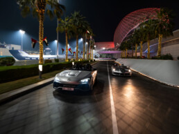 Unterwegs in einer außergewöhnlichen Landschaft: Mercedes-Benz SLR McLaren Stirling Moss während der 1000 Miglia Experience UAE 2025.