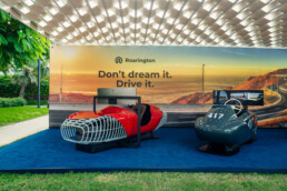 „Sotheby’s x Roarington – Collectors’ Week“, 2. bis 5. Dezember 2025, in Abu Dhabi, Saadiyat Island. Roarington Simulator „417 Legacy Edition“ des Mille-Miglia-Klassensiegers Mercedes-Benz 300 SL mit der Startnummer 417 aus dem Jahr 1955.