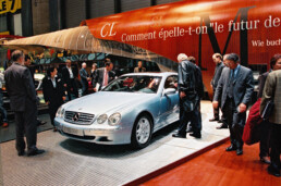 Mercedes-Benz CL 500 der Baureihe 215. Aufnahme vom Autosalon Genf 1999. (Fotosignatur der Archive von Mercedes-Benz Classic: MSA002802)