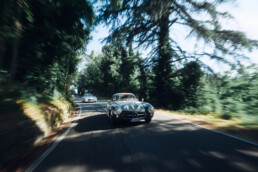 1000 Miglia im Juni 2025. Mercedes-Benz 300 SL „Flügeltürer“ (W 198). Foto auf der Strecke am 20. Juni 2025. (Fotosignatur der Archive von Mercedes-Benz Classic: D859570)