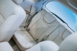 Mercedes-Benz VISION R 320 CDI, Konzeptfahrzeug der Baureihe 251. Messefahrzeug des Genfer Auto-Salons im März 2005. Foto aus der Sonderausstellung „Youngtimer“ im Mercedes-Benz Museum. Interieuraufnahme mit hinterer Sitzbank. (Fotosignatur der Archive von Mercedes-Benz Classic: D862607)