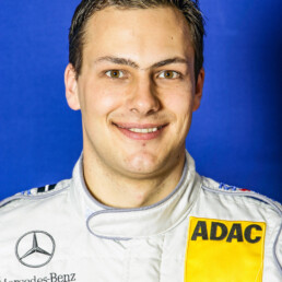 Gary Paffett, geboren am 24. März 1981. Ehemaliger Mercedes-Benz DTM-Rennfahrer, DTM-Meister 2005 und 2018, viermaliger DTM-Vizemeister. Porträtfoto aus dem Jahr 2005. (Fotosignatur der Mercedes-Benz Classic Archive: 2005DIG862)