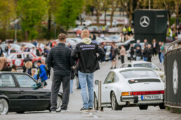 Markenoffenes Klassikertreffen Classics & Coffee am Mercedes-Benz Museum. Aufnahme aus dem Jahr 2025. Foto: Thomas Niedermüller. (Fotosignatur der Archive von Mercedes-Benz Classic: D854905) Classics & Coffee – the classic car meeting open to all brands at the Mercedes-Benz Museum. Shot from 2025. Photo: Thomas Niedermüller. (Photo index number in the Mercedes-Benz Classic Archive: D854905)