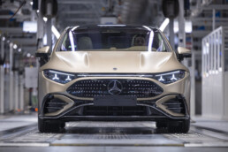 Einblick in die Top-End-Fahrzeugproduktion: Montagehalle Factory 56 im Mercedes-Benz Werk Sindelfingen (Deutschlan