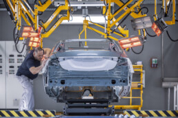Einblick in die Top-End-Fahrzeugproduktion: Lackierung im Mercedes-Benz Werk Sindelfingen (Deutschland)