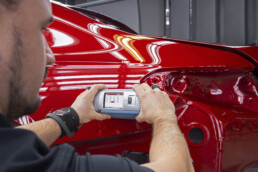 Einblick in die Top-End-Fahrzeugproduktion: Lackierung im Mercedes-Benz Werk Sindelfingen (Deutschland)