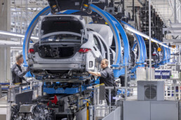 Einblick in die Top-End-Fahrzeugproduktion: Montagehalle Factory 56 im Mercedes-Benz Werk Sindelfingen (Deutschland)