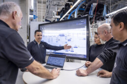 Einblick in die Top-End-Fahrzeugproduktion: Montagehalle Factory 56 im Mercedes-Benz Werk Sindelfingen (Deutschland)