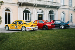 Mercedes-Benz Classic beim FuoriConcorso am Comer See, 16. bis 17. Mai 2026. Mercedes-Benz 190 E 2.5-16 Evolution DTM mit Renn-ABS (1990), HWA EVO (2026) und Mercedes-Benz 190 E 2.5-16 Evolution II (1990) an der Villa del Grumello (von links nach rechts). Foto: Michel Ginsberg.