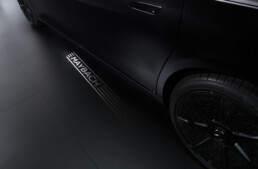 Die neue Mercedes-Maybach S-Klasse, 2026. Mercedes-Maybach S 580 Night Series Exterieur in obsidianschwarz metallic/m ojavesilber metallic Interieur in MANUFAKTUR tiefweiß/schwarz pearl Mercedes‑Maybach S 580 | Energieverbrauch kombiniert: 11,5-10,8 l/100 km | CO₂-Emissionen kombiniert: 263-247 g/km | CO₂-Klasse: G;Mercedes‑Maybach S 580 | Energieverbrauch kombiniert: 11,5-10,8 l/100 km | CO₂-Emissionen kombiniert: 263-247 g/km | CO₂-Klasse: G*