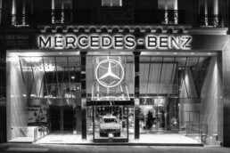 Mercedes-Benz in aller Welt: Ausstellungsraum in Paris, 1980er-Jahre. (Fotosignatur der Archive von Mercedes-Benz Classic: 1975M449)
