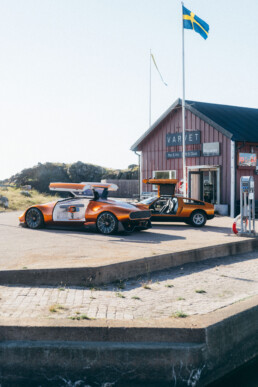 Mercedes-Benz Classic bei „The Aurora 2026“ in Schweden. Mercedes-Benz Vision One-Eleven (vorn) und Mercedes-Benz C 111-II mit geöffneten Flügeltüren. (Fotosignatur der Archive von Mercedes-Benz Classic: D887705)