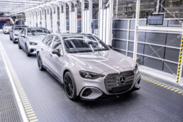 Start der Produktion der neuen elektrischen Mercedes-Benz C-Klasse im Mercedes-Benz Werk Kecskemét: Einblick in die neue Montagehalle am Standort