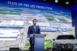 Eröffnung der Werkserweiterung und Start der Produktion der neuen elektrischen Mercedes-Benz C-Klasse im Mercedes-Benz Werk Kecskemét (Ungarn), Michael Schiebe, Mitglied des Vorstands der Mercedes-Benz Group AG, verantwortlich für Produktion, Qualität & Supply Chain Management;Mercedes-Benz C 400 4MATIC elektrisch | Energieverbrauch kombiniert: 18,6-14,2 kWh/100 km | CO₂-Emissionen kombiniert: 0 g/km | CO₂-Klasse: A*