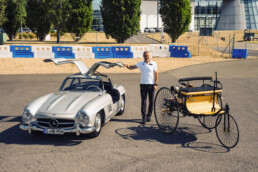 Mercedes-Benz Classic beim Goodwood Festival of Speed 2026. „140 Years of Innovation“ in Brooklands. Mercedes-Benz 300 SL „Flügeltürer“ (W 198) und Benz Patent-Motorwagen (1886) mit Markenbotschafter und Rennfahrer Karl Wendlinger.