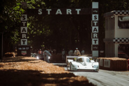 Mercedes-Benz Classic beim Goodwood Festival of Speed 2026. Mercedes-Benz C 11 am Start der Bergrennstrecke.