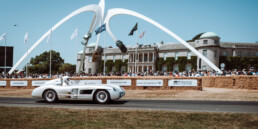 Mercedes-Benz Classic beim Goodwood Festival of Speed 2026. Marcus Breitschwerdt, CEO der Mercedes-Benz Heritage GmbH, im Mercedes-Benz 300 SLR Rennsportwagen (W 196 S, 1955) auf der Bergrennstrecke.