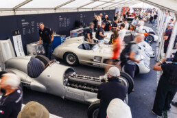 Mercedes-Benz Classic beim Goodwood Festival of Speed 2026. Mercedes-Benz Rennfahrzeuge W 125, 300 SLR, C 11, Penske-Mercedes PC 23 IndyCar und CLK-LM (von vorn nach hinten).