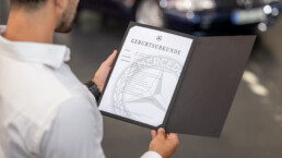 Mercedes-Benz Classic Geburtsurkunde. Genrefoto. (Fotosignatur der Archive von Mercedes-Benz Classic: D867233)
