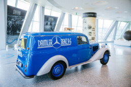 Mercedes-Benz 170 V Kasten-Lieferwagen mit „Sindelfinger Karosserie“ von 1952, ehemaliges Servicefahrzeug des Mercedes-Benz Kundendienstes in der Schweiz. Foto aus der Sonderausstellung „130 Jahre Nutzfahrzeuge“ des Mercedes-Benz Museums. Gesamtansicht von rechts hinten. Foto: Thomas Niedermüller. (Fotosignatur der Archive von Mercedes-Benz Classic: D888959)