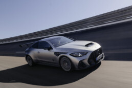 Der neue Mercedes-AMG CLE 646 Spezialanfertigung. Energieverbrauch kombiniert: 15,8l/100 km | CO₂-Emissionen kombiniert: 359 g/km | CO₂-Klasse: G Die Angaben sind vorläufig. Es liegen bislang weder bestätigte Werte von einer amtlich anerkannten Prüforganisation noch eine EG-Typgenehmigung noch eine Konformitätsbescheinigung mit amtlichen Werten vor. Abweichungen zwischen den Angaben und den amtlichen Werten sind möglich;Mercedes-AMG CLE 646 Spezialanfertigung. Energieverbrauch kombiniert: 15,8l/100 km | CO₂-Emissionen kombiniert: 359 g/km | CO₂-Klasse: G*