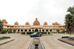140 Years. 140 Places. Die neue S‑Klasse auf ihrer Reise durch Indien und Bhutan – Impressionen aus Varanasi, Pune, Hampi, Siliguri und Thimphu
